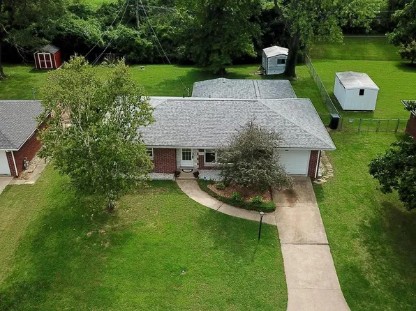 1217 Express Dr, Belleville, IL 62223