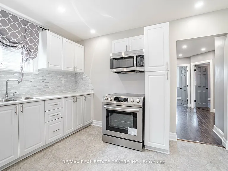102 Wilson Rd S #UPPER LEVEL — Photo 11