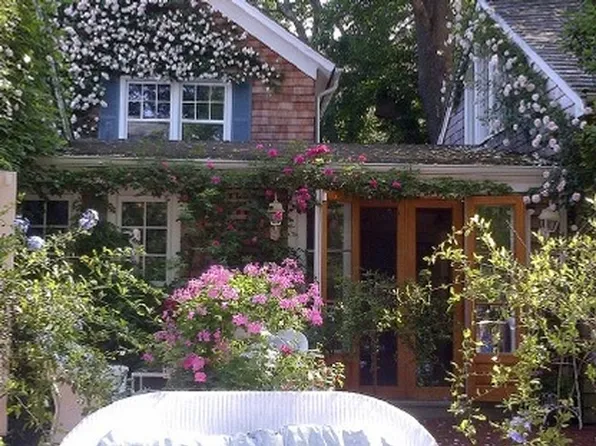 38 Darby Ln, East Hampton, NY 11937