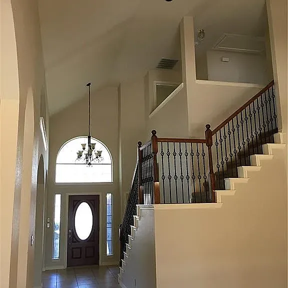 824 Hunters Gln — Photo 3