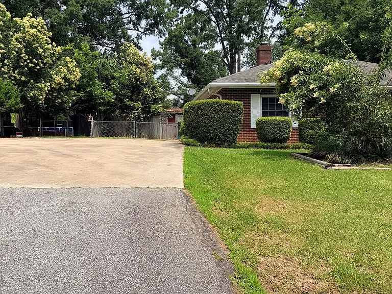 302 Bowles Ave — Photo 4