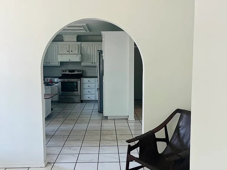 405 S Tio Ave — Photo 18
