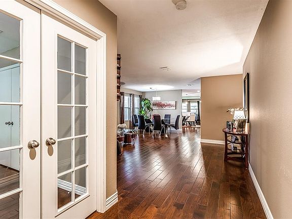 3rd image of 4502 Courtside Dr