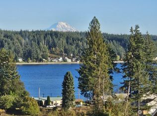 61 E Blackwell St, Allyn, WA 98524