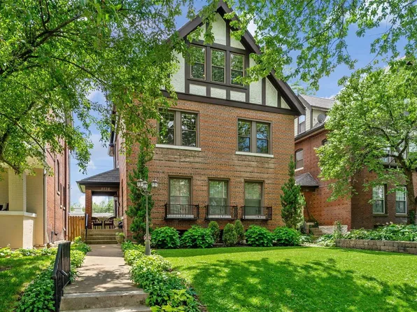 4736 Westminster Pl, Saint Louis, MO 63108