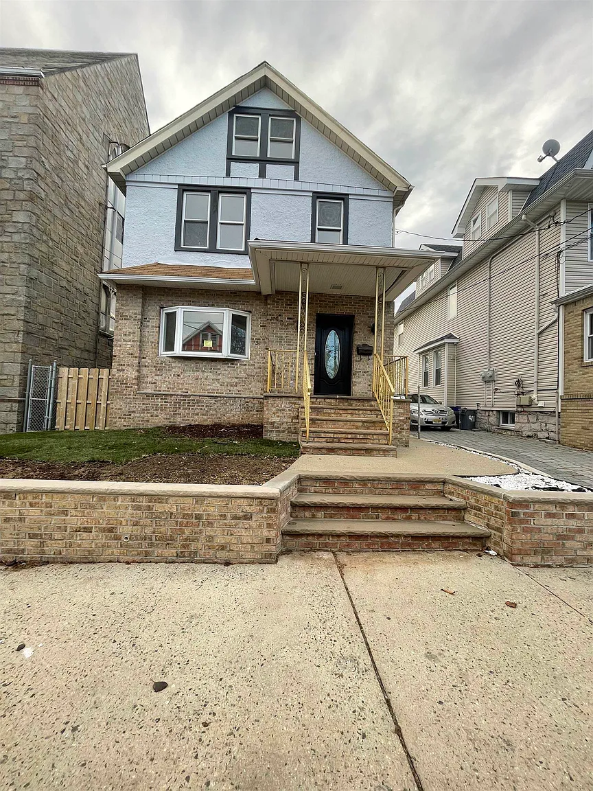 407 77th St photo 1