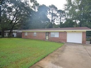 340 Lake Dr NW, Fort Walton Beach, FL 32548