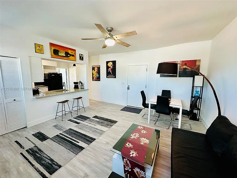 1200 Euclid Ave #308 — Photo 8