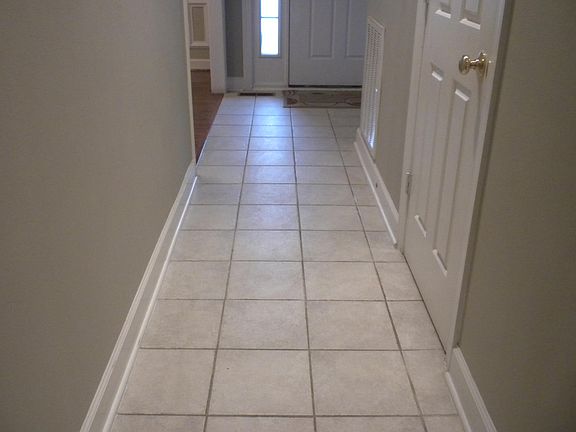 5th image of 3807 Parkway Place Dr
