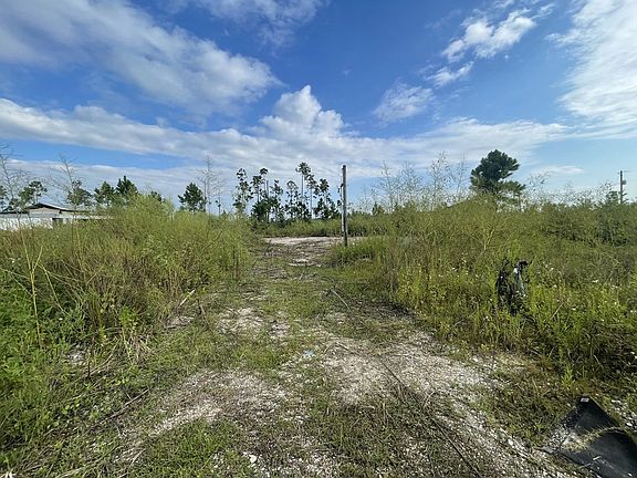 2nd image of 115 Chapel Ln