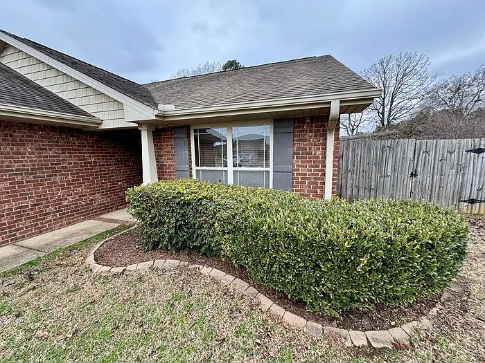 3 bed, 2.0 bath, 1732 sqft, $1,695 — Photo 4