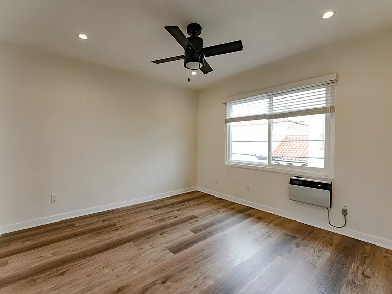 1319 Havenhurst Dr #15 — Photo 6