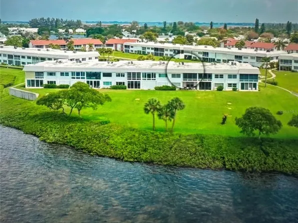 4785 Independence Dr #1, Bradenton, FL 34210
