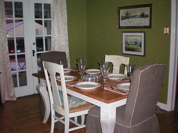 Dining Room/French doors to covered porch