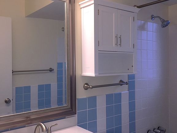 3rd image of 9950 Broadmoor Dr #2