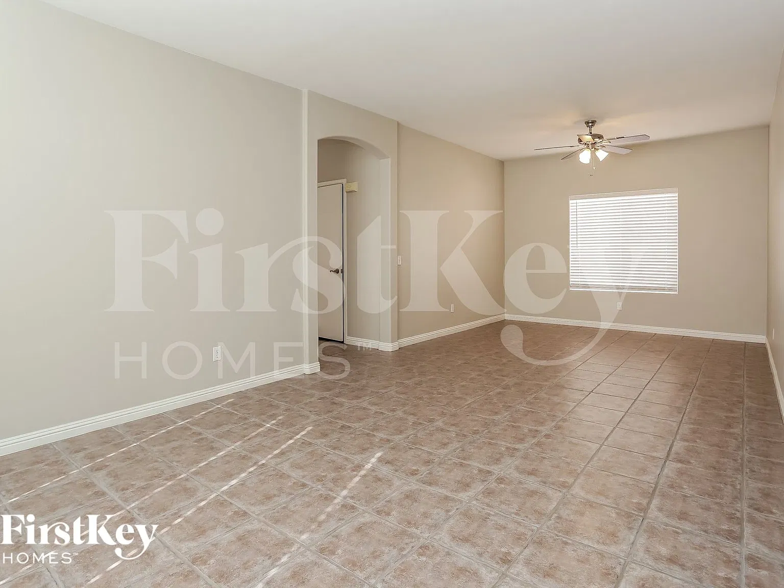 3 bed, 2.5 bath, 1912 sqft, $2,585 — Photo 2