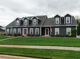 2267 Saint Andrews Cir, Bettendorf, IA 52722