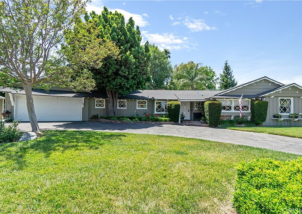 1st image of 6123 Woodlake Ave