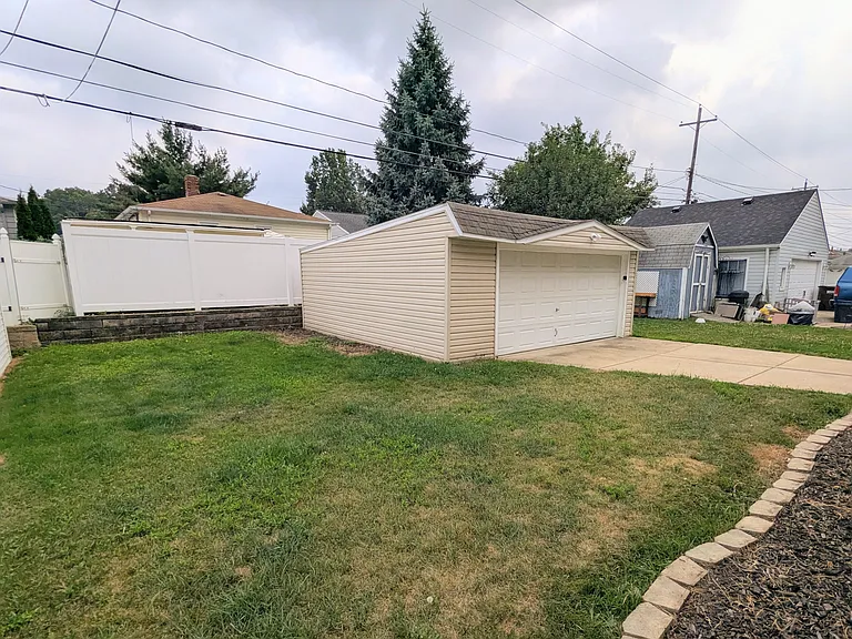 3207 Wellington Ave — Photo 19