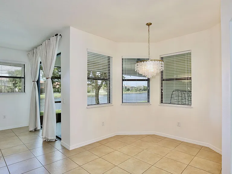 3908 Coastal Breeze Dr — Photo 6