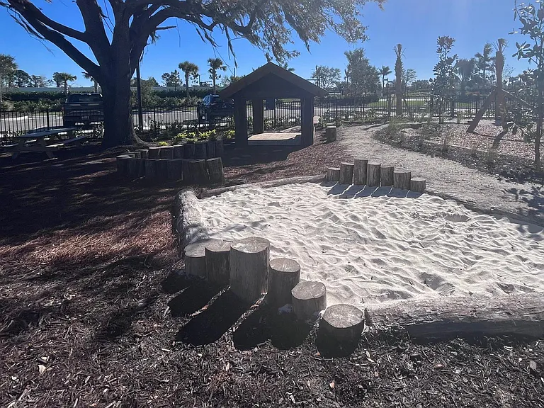 15237 Shady Palms Ln — Photo 30