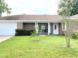 303 Jamaica Dr, Ocean Springs, MS 39564