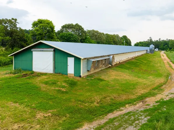 2003 Cold Creek Ln, Cave City, AR 72521