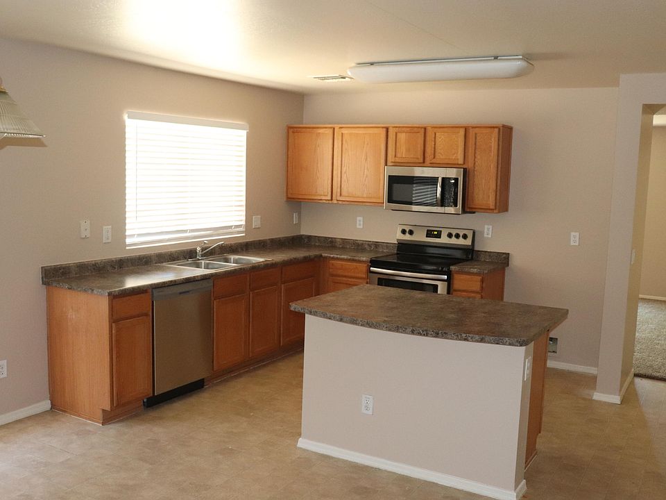 2nd image of 3335 W Saint Anne Ave