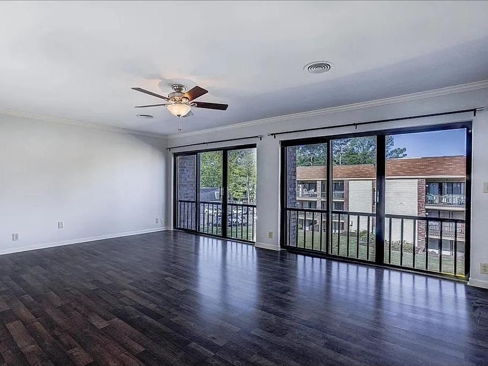 1st image of 1860 Poplar Woods Cir W