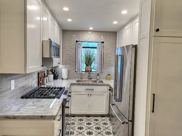 (undisclosed Address), Canyon Country, CA 91387