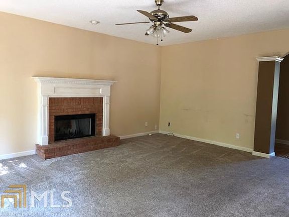 5th image of 415 Brook Hollow Dr