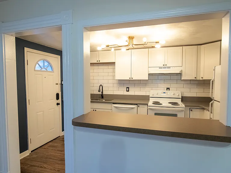 1402 Lafayette Blvd #1 — Photo 5