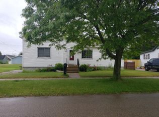 1010 Walnut St, Marinette, WI 54143