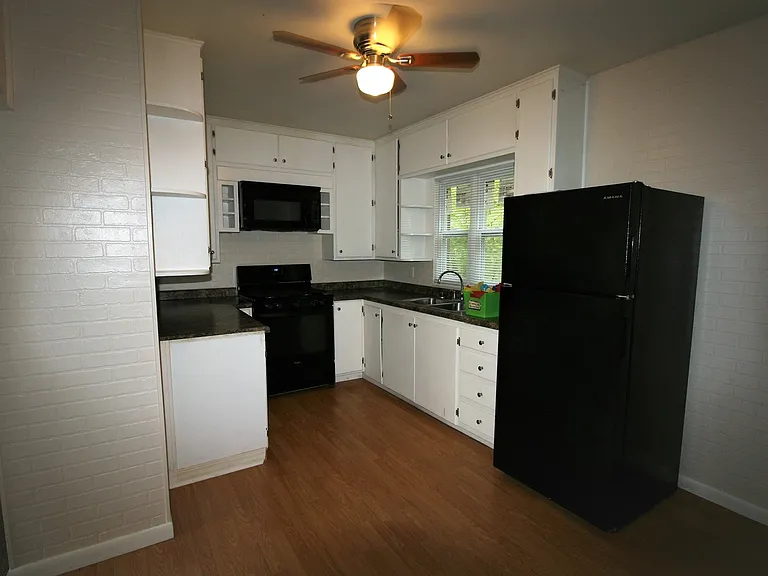 445 Waverly Rd — Photo 6