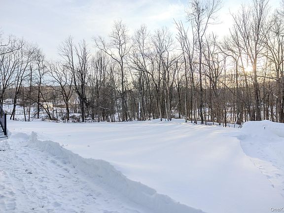 3rd image of 195 Mulford Road