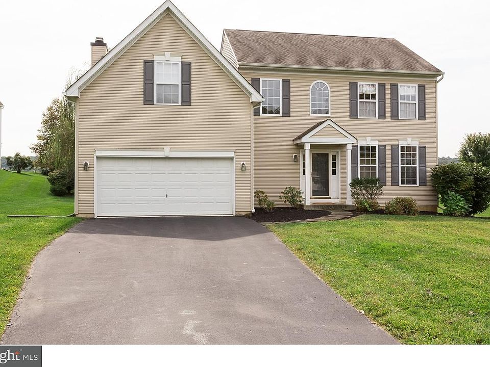 1st image of 277 Hidden Creek Dr