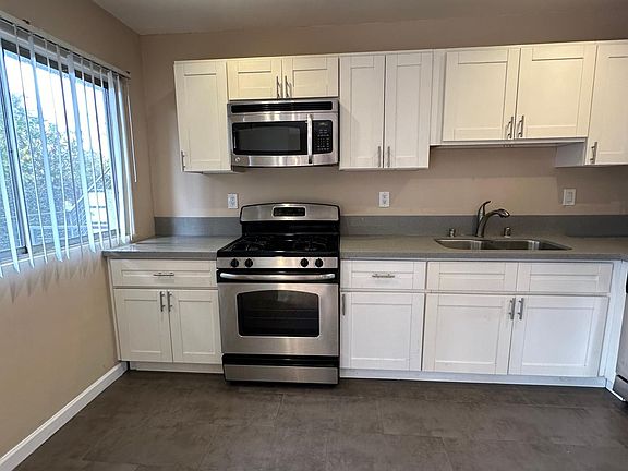 5th image of 1212 N Formosa Ave APT 3