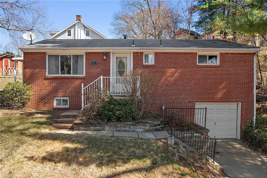 223 Bank St photo 1
