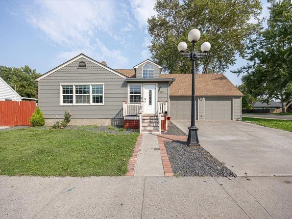 1220 W Kennewick Ave, Kennewick, WA 99336