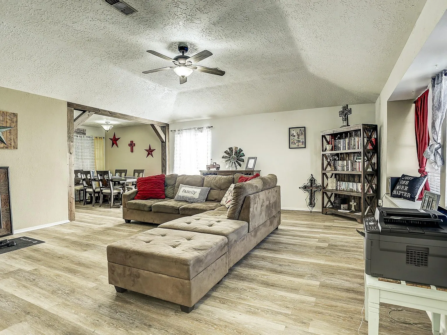 3 bed, 2.0 bath, 1364 sqft, $1,795 — Photo 1
