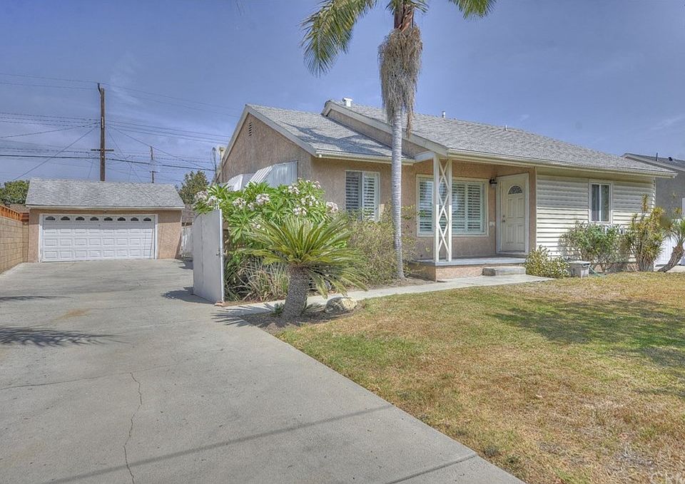 1st image of 15435 Woodcrest Dr
