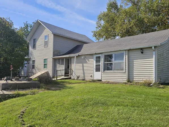 1117 285th St, Tipton, IA 52772