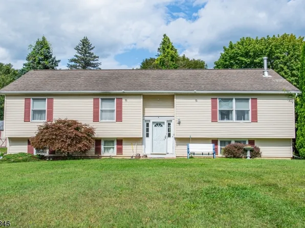 3 Thornlot Rd, Vernon Twp., NJ 07460