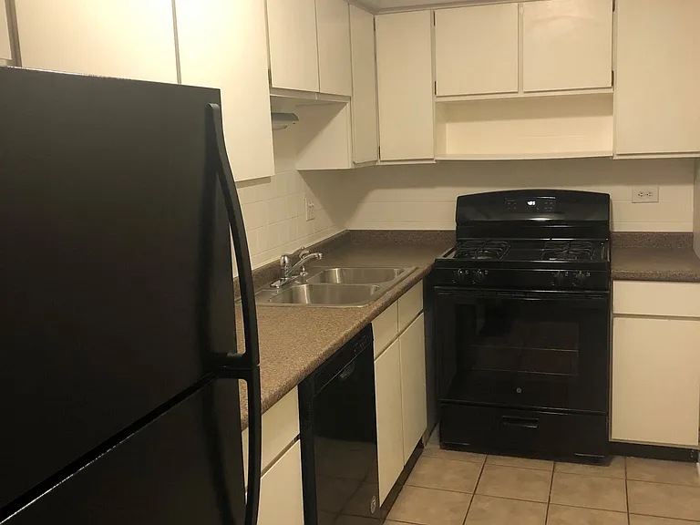 205 W Miner St #106 — Photo 6