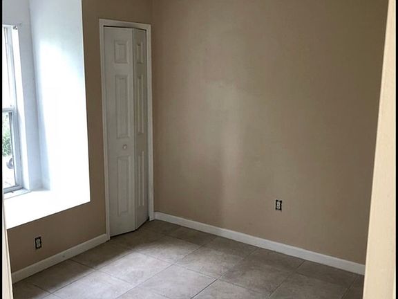 4th image of 306 Cornwallis Ct