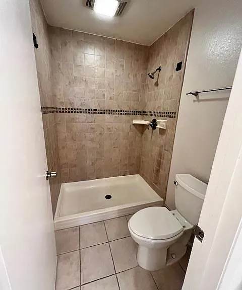 906 N Doheny Dr #512 — Photo 23