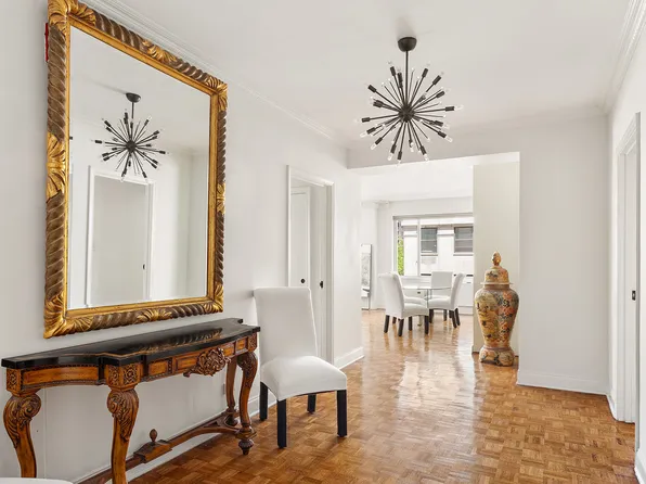 475 Park Avenue 3C image 1 of 7