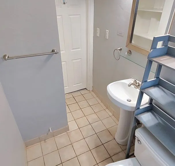 2717 Jane St — Photo 11