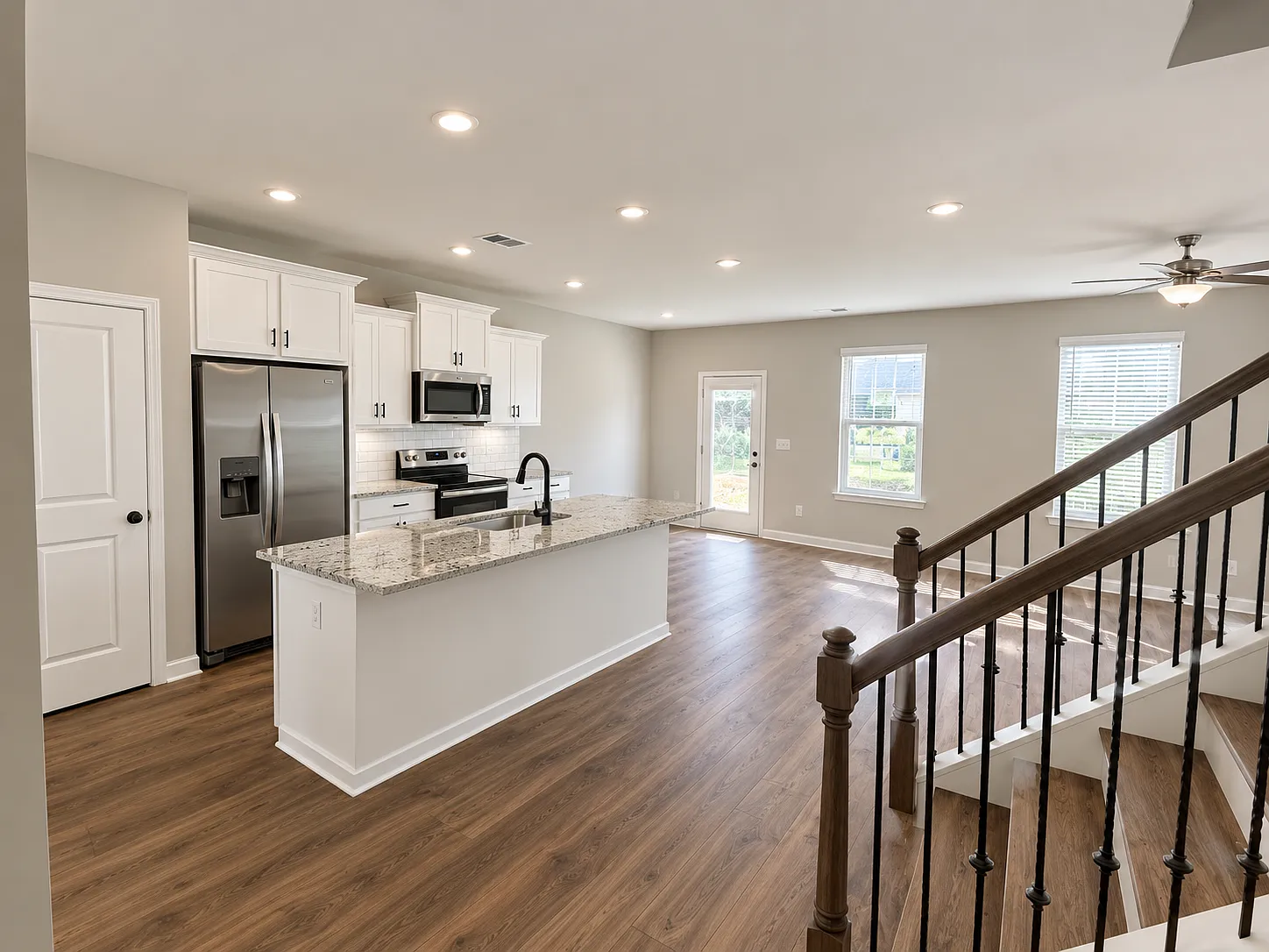 3 bed, 2.5 bath, 1849 sqft, $2,550 — Photo 3