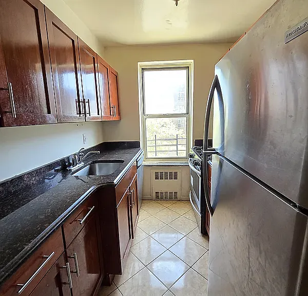67-12 Yellowstone Blvd #E12 — Photo 10